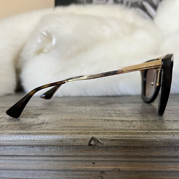 PRADA CINEMA SUNGLASSES - Picture 7 of 12